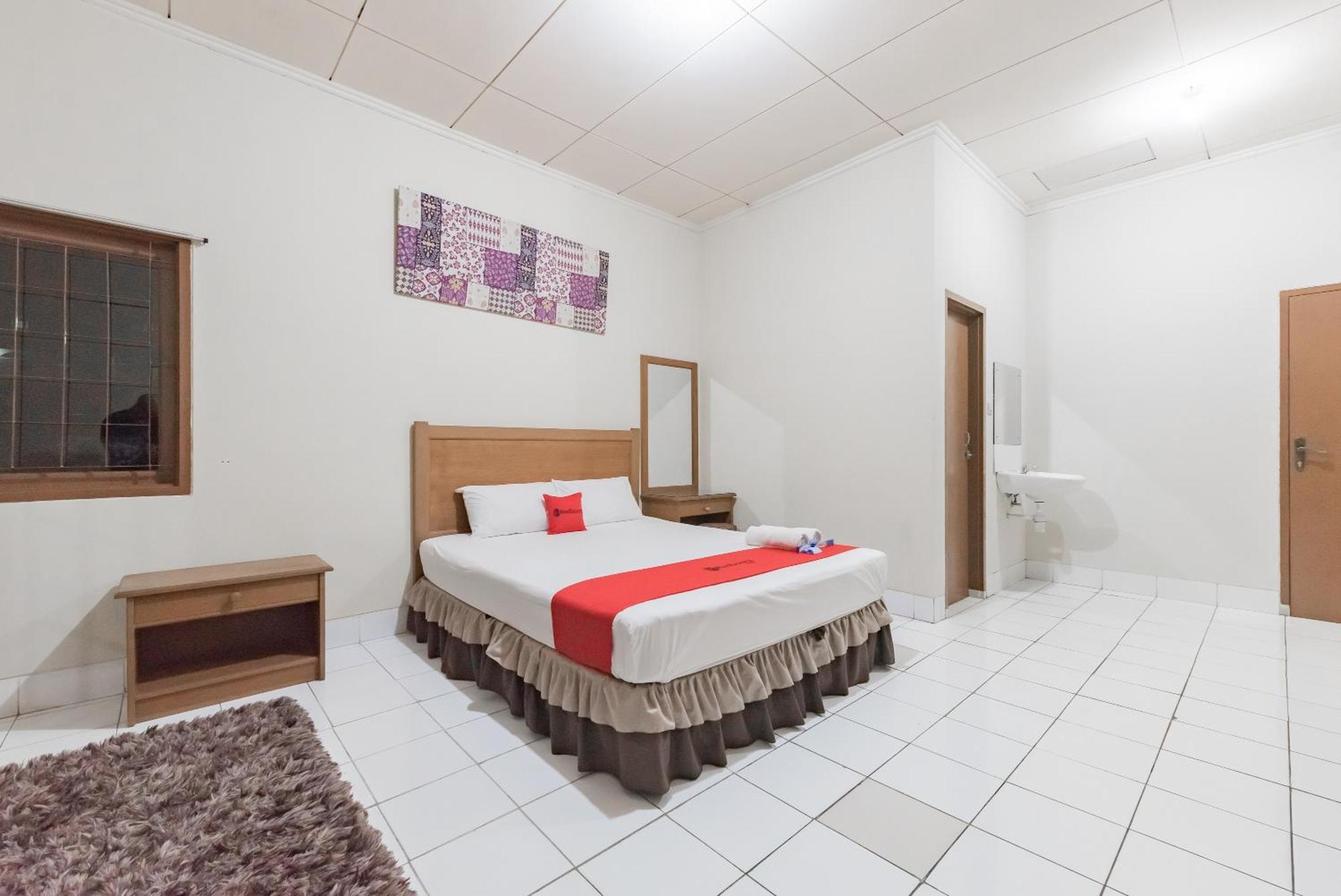 Reddoorz Plus At Hotel Griya Astoeti Bogor Exterior foto